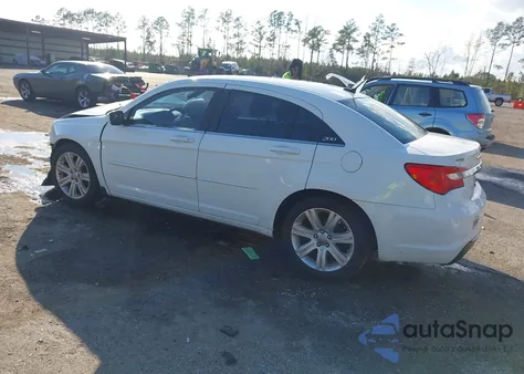 2013 Chrysler 200 Touring из США, поврежденный, VIN 1C3CCBBB1DN732553